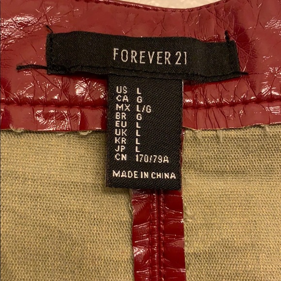 Red Mini Skirt, fake leather - Picture 4 of 6